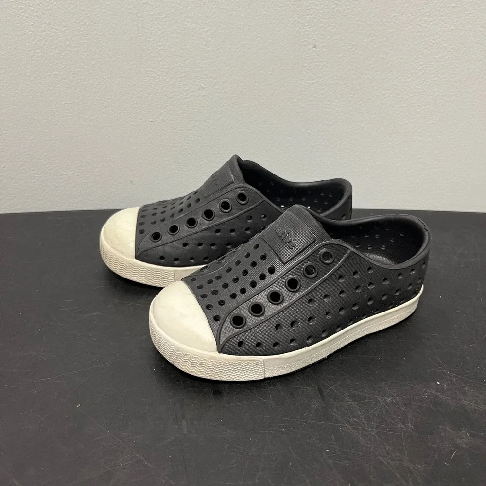 Native Shoes Kids Jefferson Water Shoe Black White Slip On Round‎ Toe C6